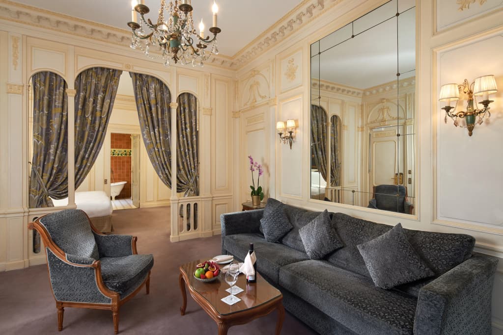 Hotel Raphael