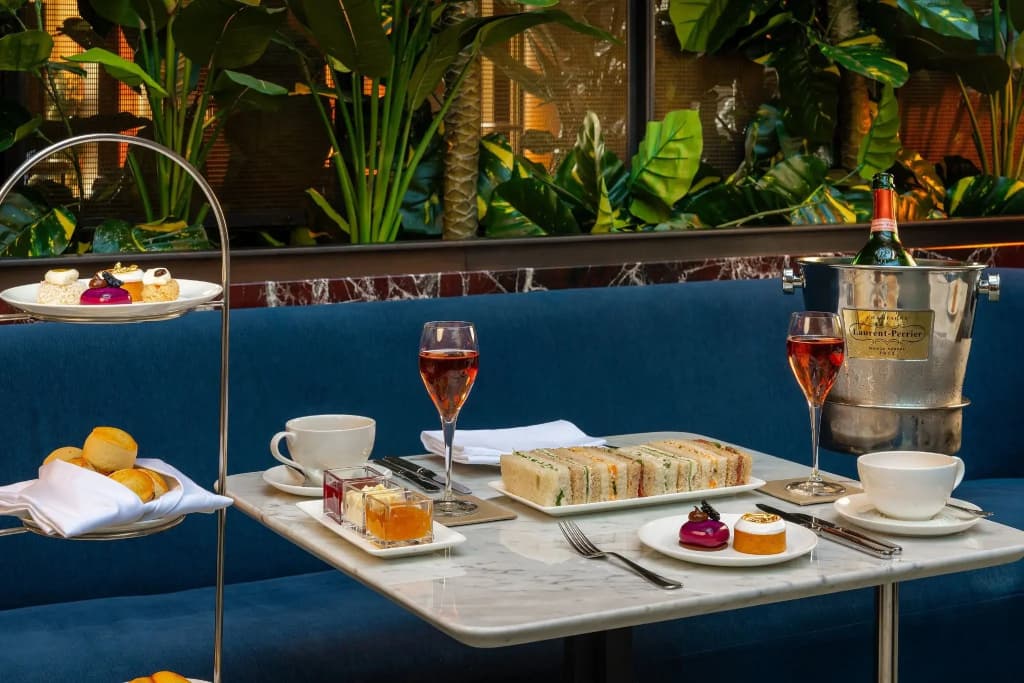 St. Pancras London, Autograph Collection ®