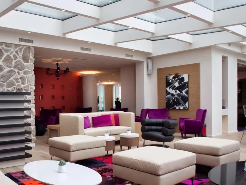 Hotel N'vY