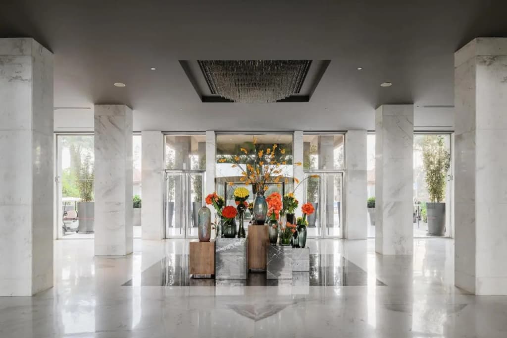Dusit Thani LakeView Cairo