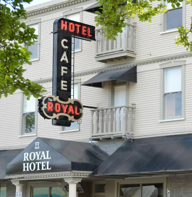 Royal Hotel