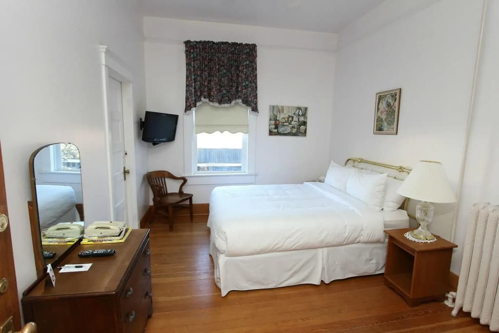 Royal Hotel