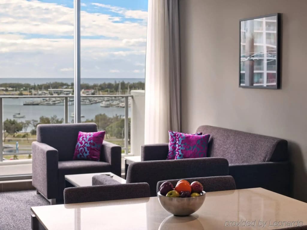 Meriton Suites Southport, Gold Coast