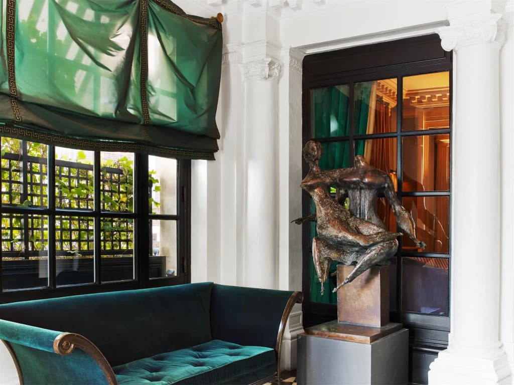 Le Dokhan’s Paris Arc de Triomphe, a Tribute Portfolio Hotel