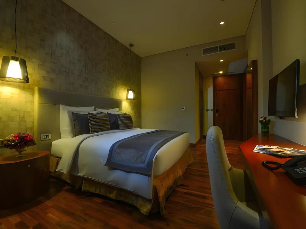 The Avenue Hotel