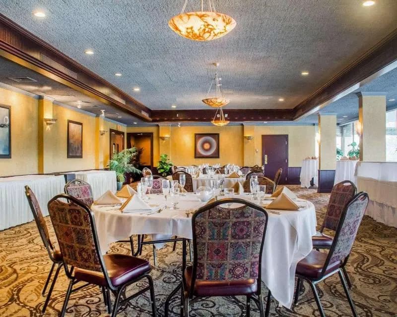 Quality Inn & Suites Riverfront