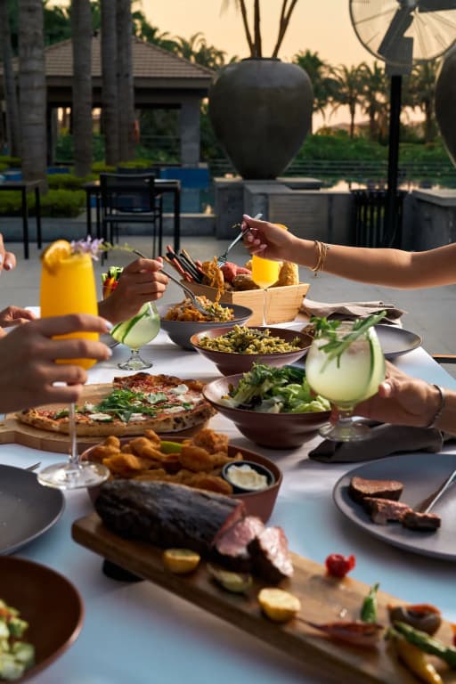 Dusit Thani LakeView Cairo