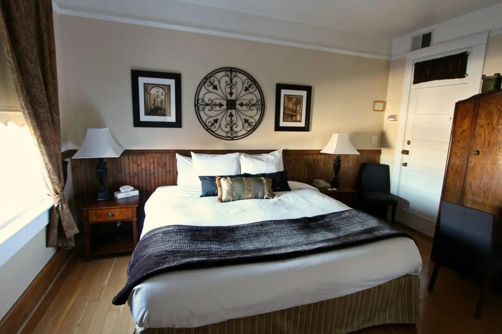 Royal Hotel