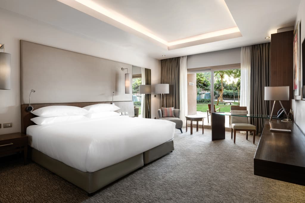 Dusit Thani LakeView Cairo