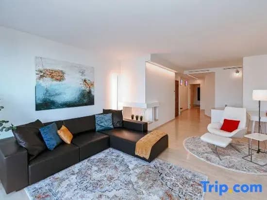 Serenity Lakefront 2 Bedrooms Retreat in Lugano