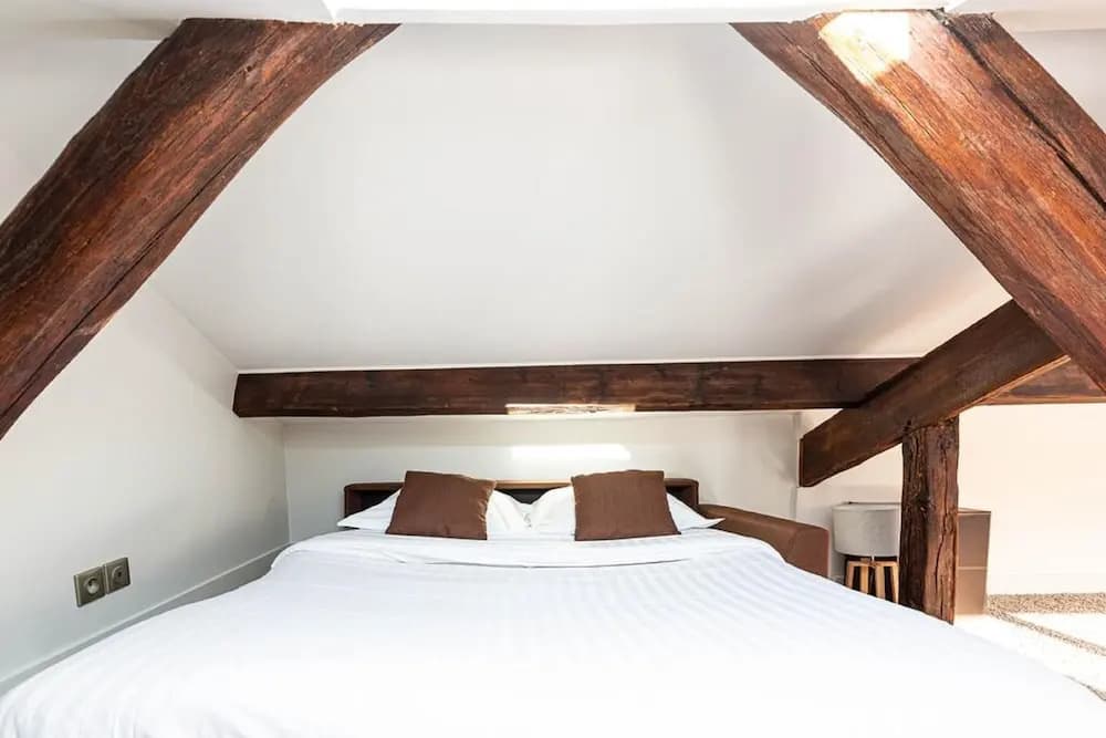 Veeve - The Secret Loft in Madeleine