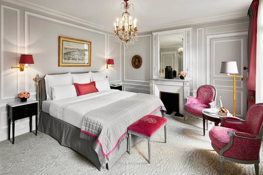 Plaza Athenee Hotel