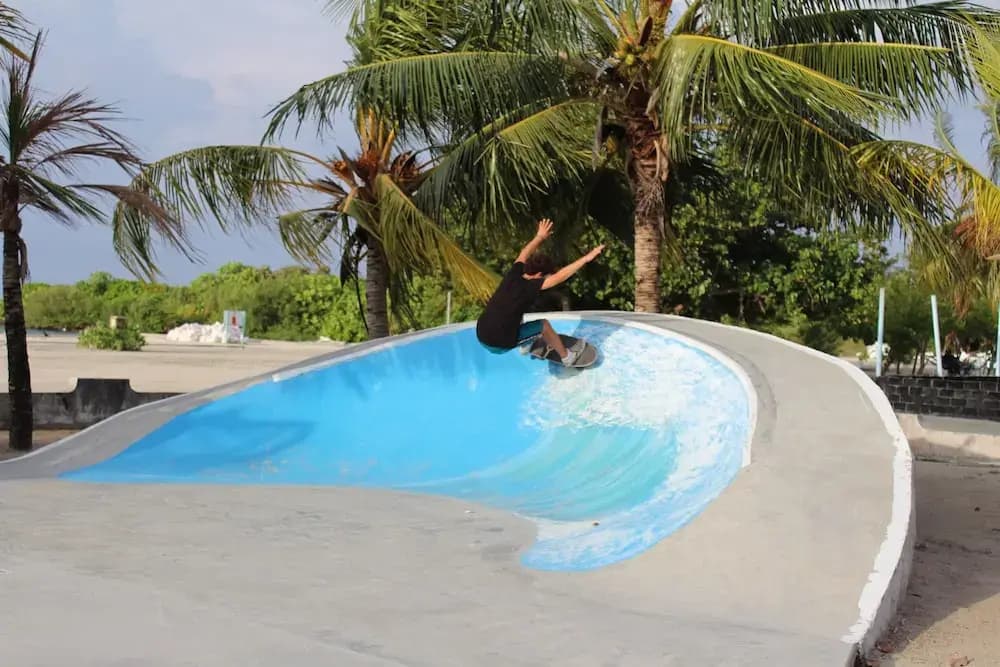 Avanti Surf & Stay