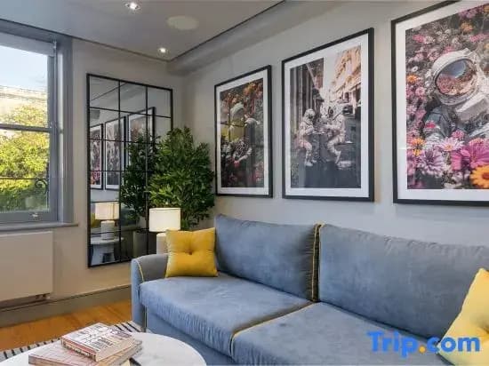 The Bloomsbury II - by Frankie