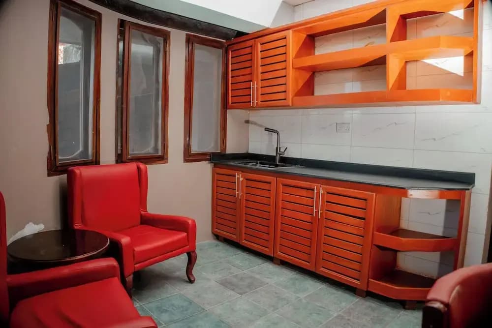 Serene Annex Hotel and Apartment