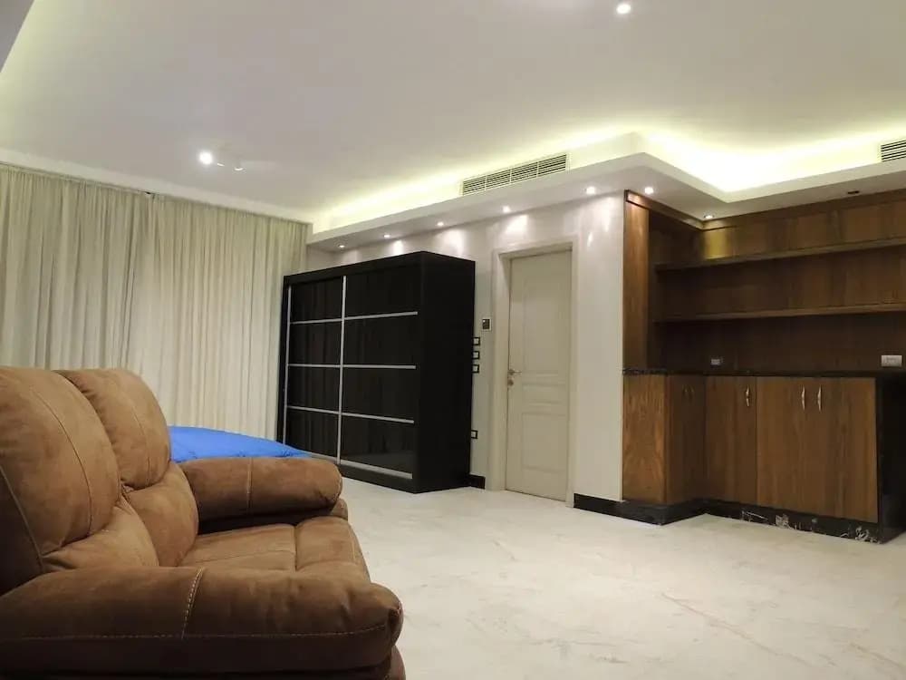 Sultan Luxurious Townhouse Near Auc Apartments