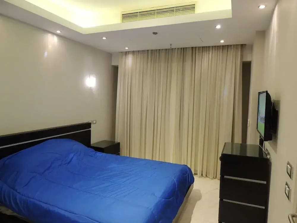 Sultan Luxurious Townhouse Near Auc Apartments