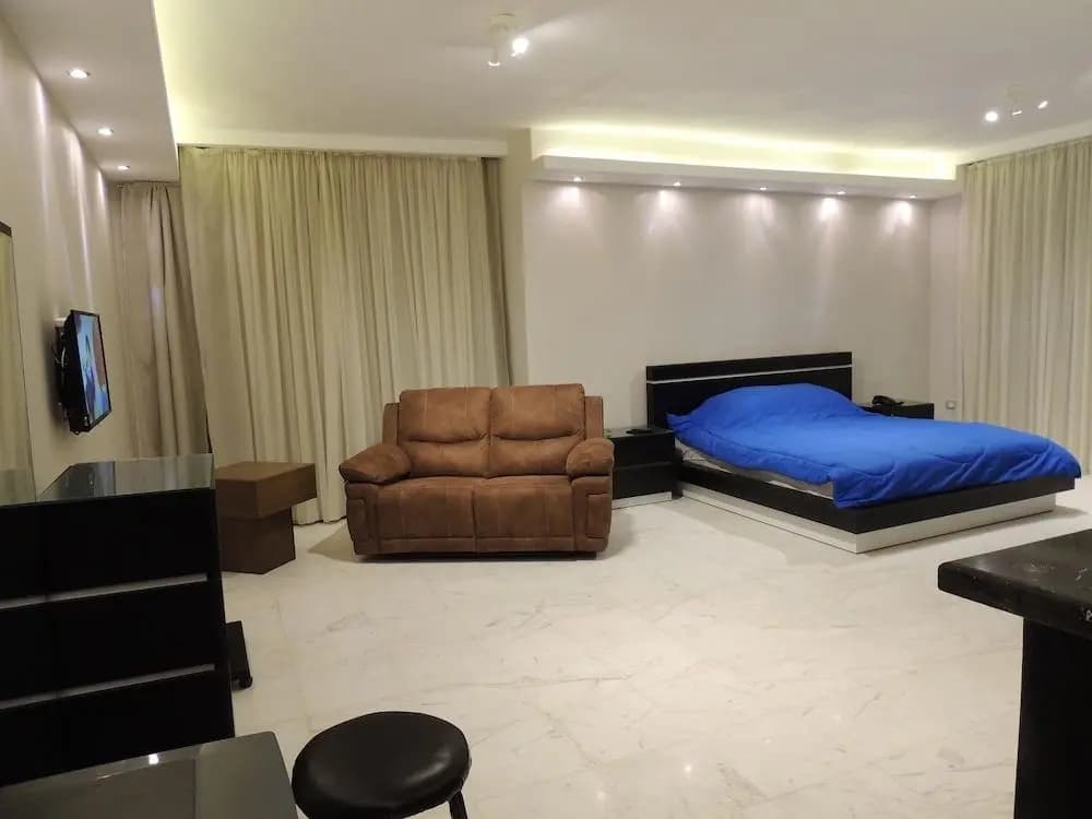 Sultan Luxurious Townhouse Near Auc Apartments
