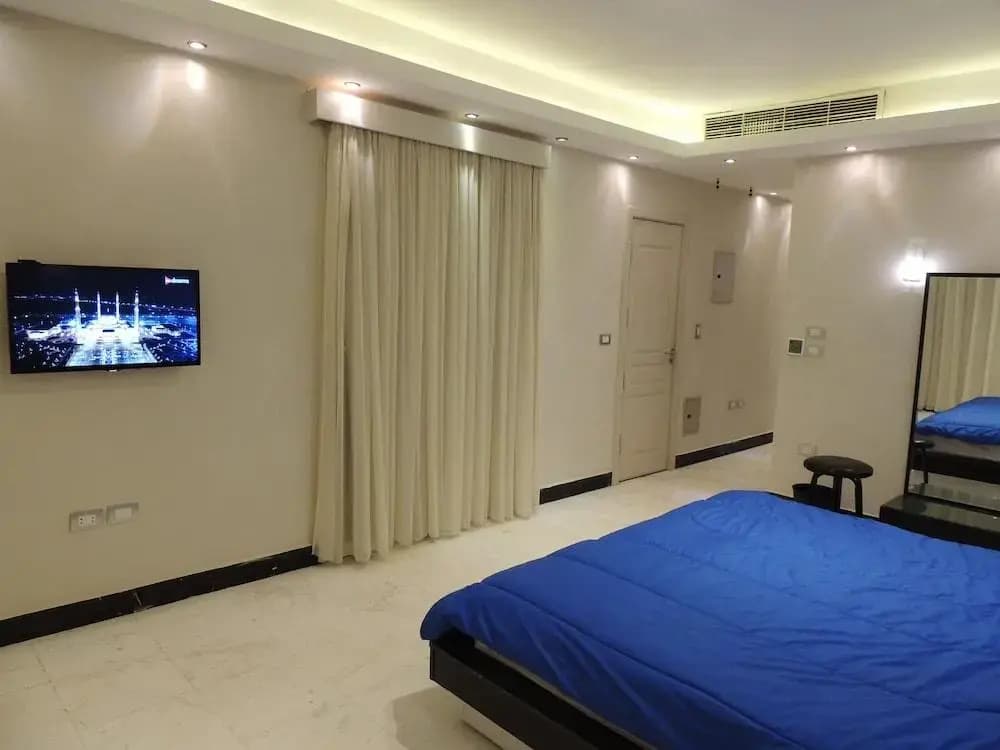 Sultan Luxurious Townhouse Near Auc Apartments