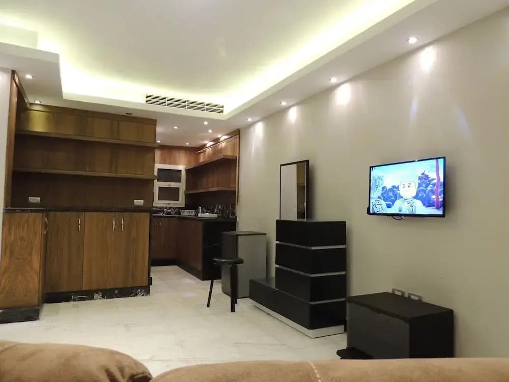 Sultan Luxurious Townhouse Near Auc Apartments
