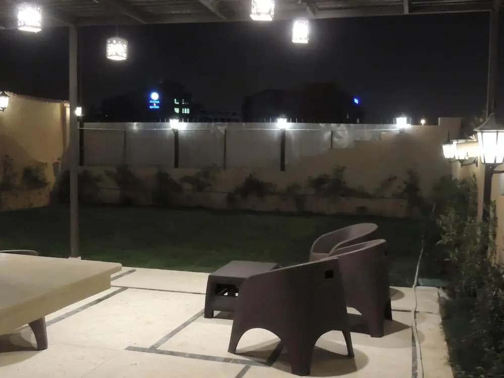 Sultan Luxurious Townhouse Near Auc Apartments