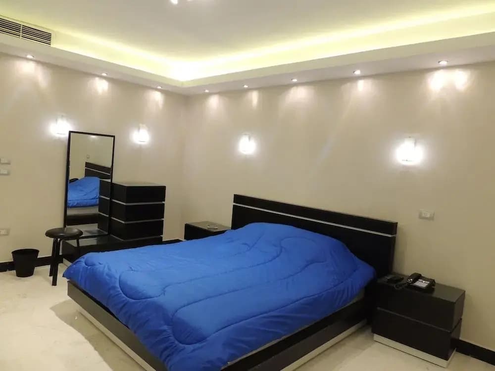 Sultan Luxurious Townhouse Near Auc Apartments