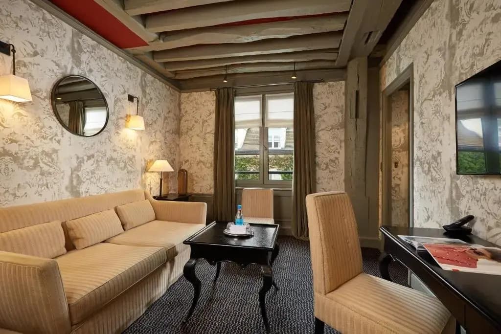 Pavillon de la Reine & Spa, Place des Vosges