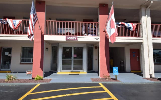 Knights Inn Oswego