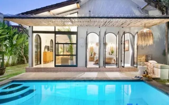 3BR Ensuite Seminyak Mertanadi with pool, butler & parking