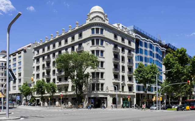 Casagrand Luxury Apartments Barcelona