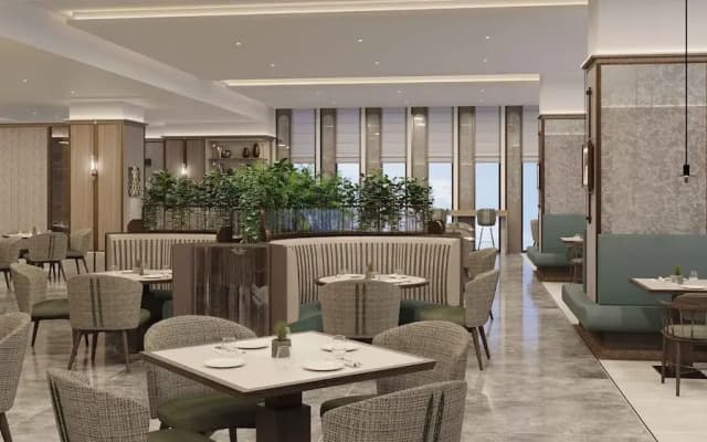 Crowne Plaza Riyadh Al Takhassusi By IHG