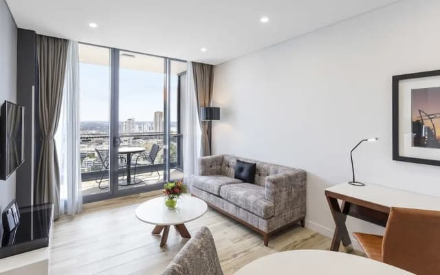 Meriton Southport