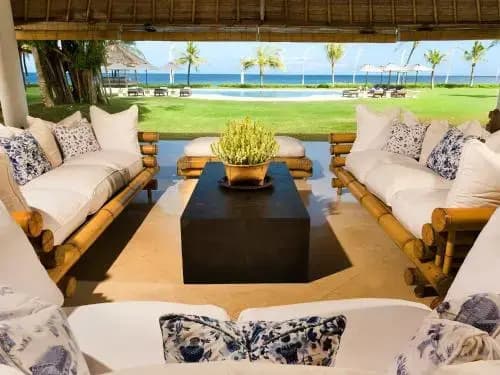 Villa Atas Ombak