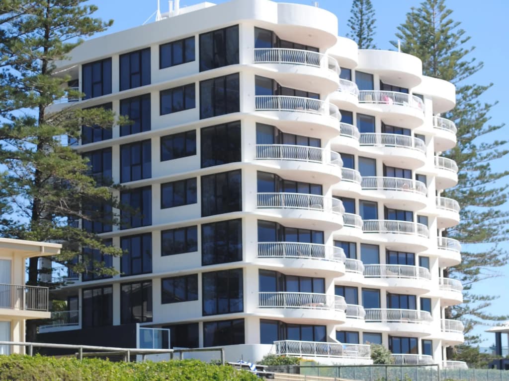 Albatross North Apartments