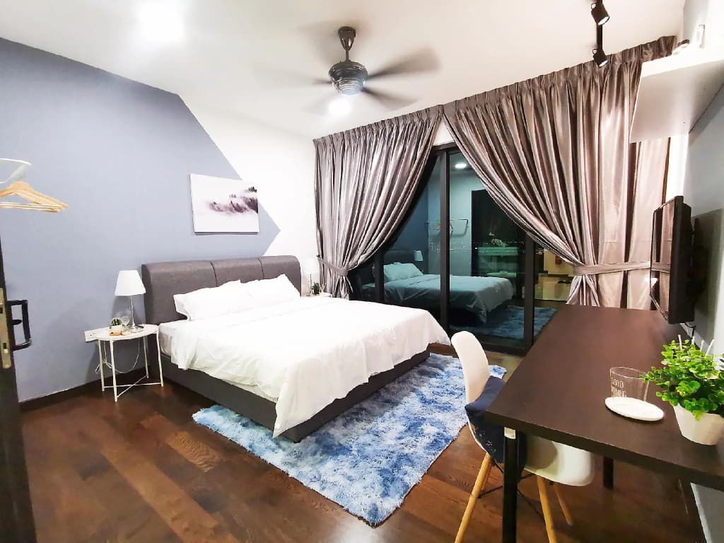 Almas Deluxe Suites (WIFI-#3) @ UHA Home